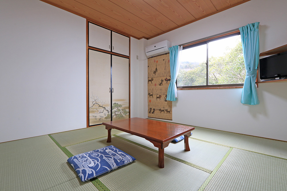 【和室】8畳のお部屋でゆっくりと